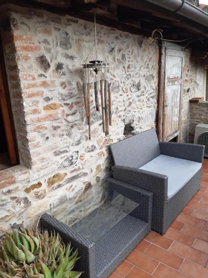 Attic With Balcony At Locanda Del Capo Capannori Exterior foto