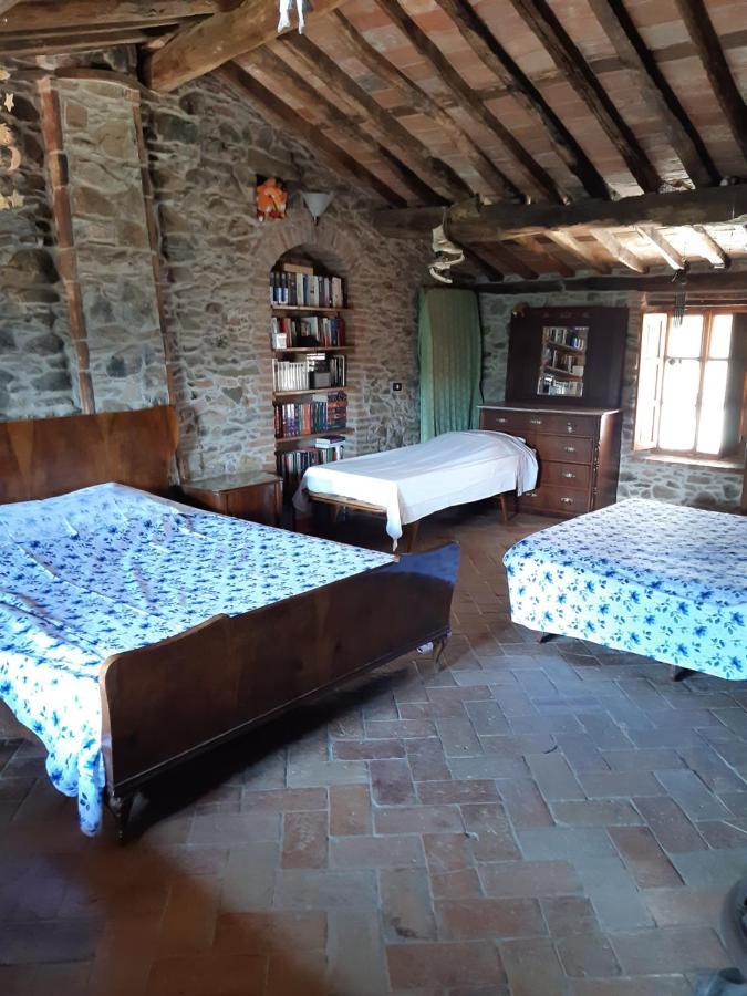Attic With Balcony At Locanda Del Capo Capannori Exterior foto